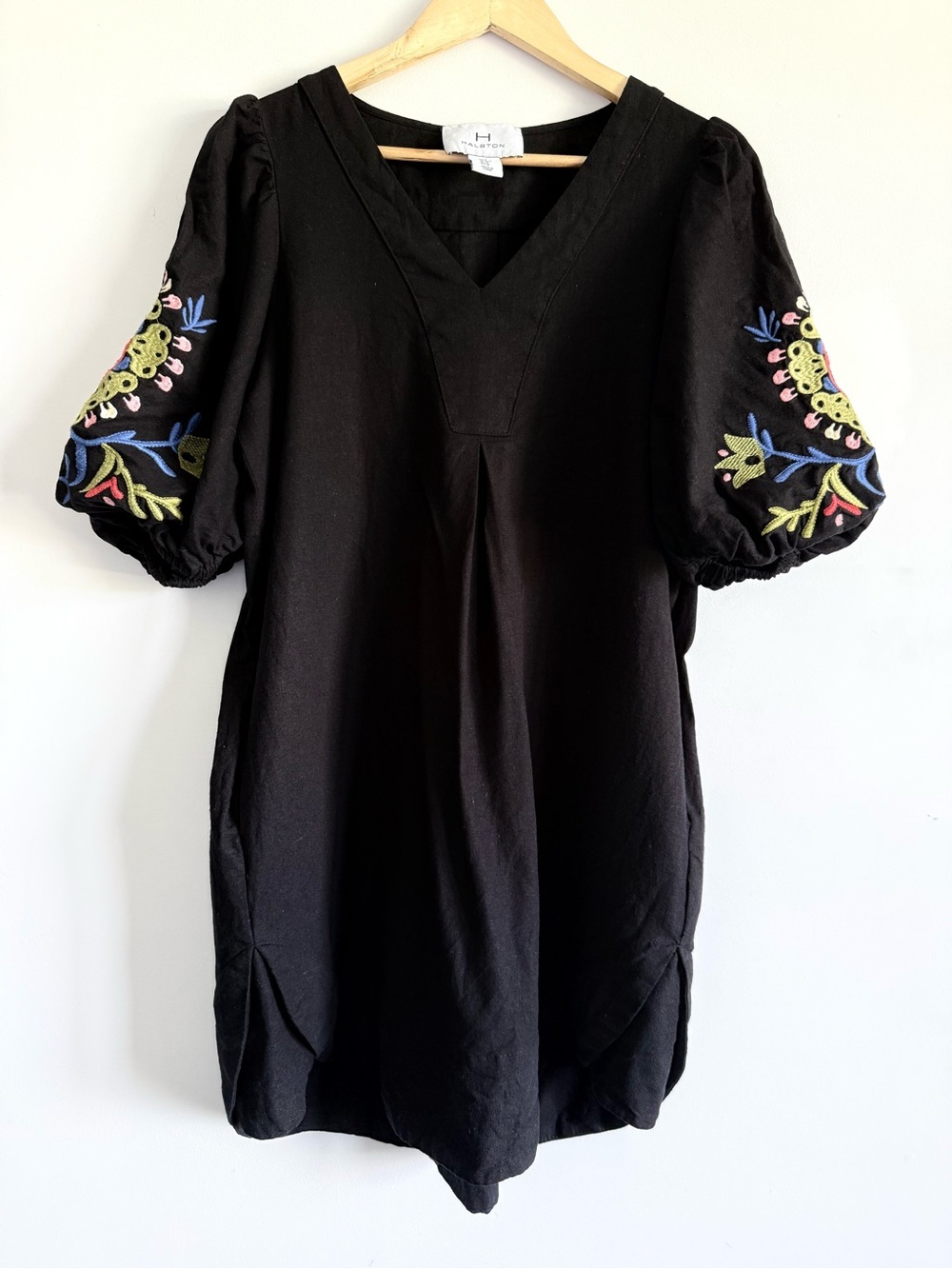 Halston Heritage Black Midi Dress with Pillow Sleeves and Embroidered Design - Picture 3 of 7